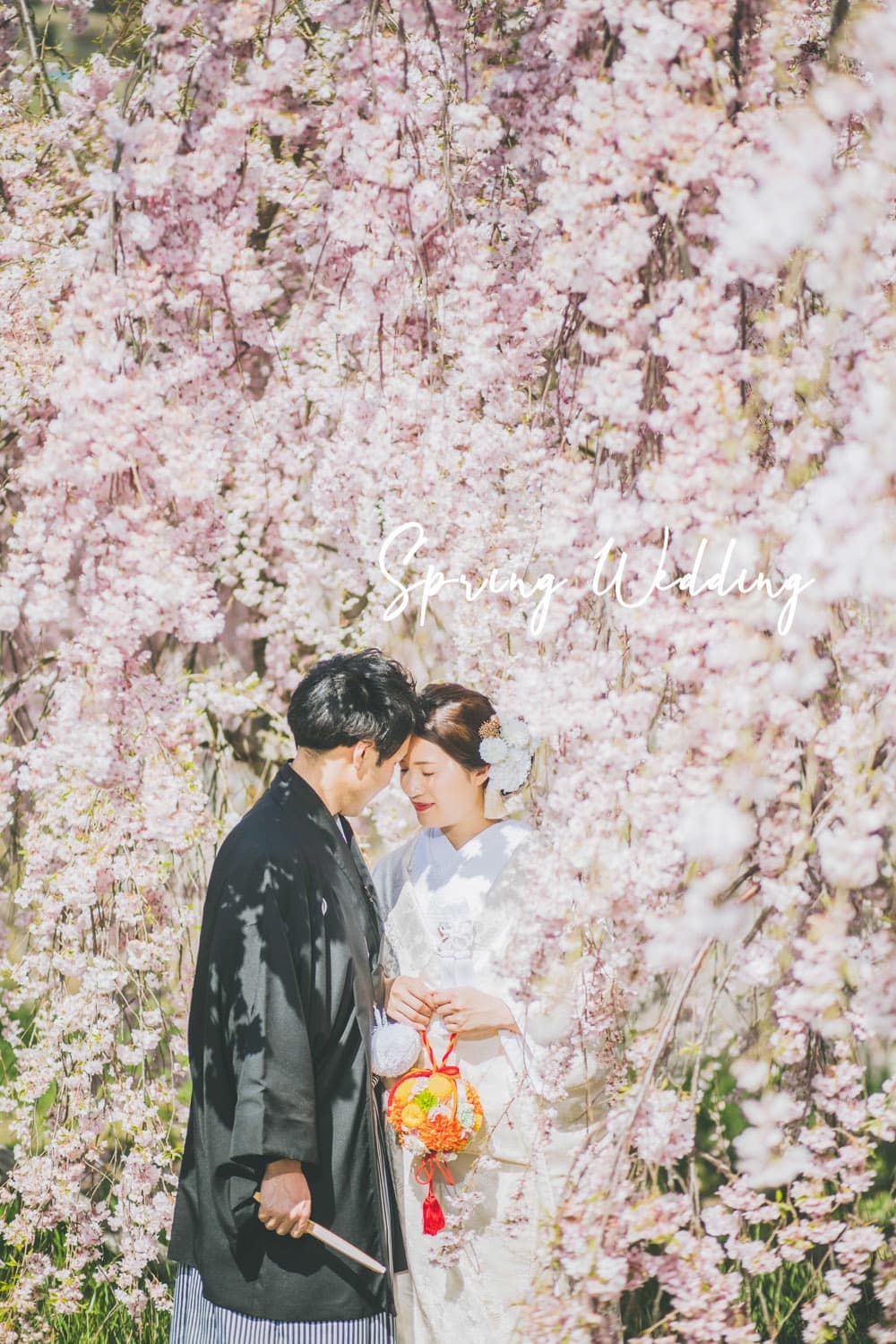 桜の咲く春の軽井沢でウェディングロケ
